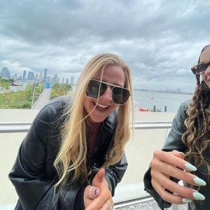 Meet your Posher, Olivia